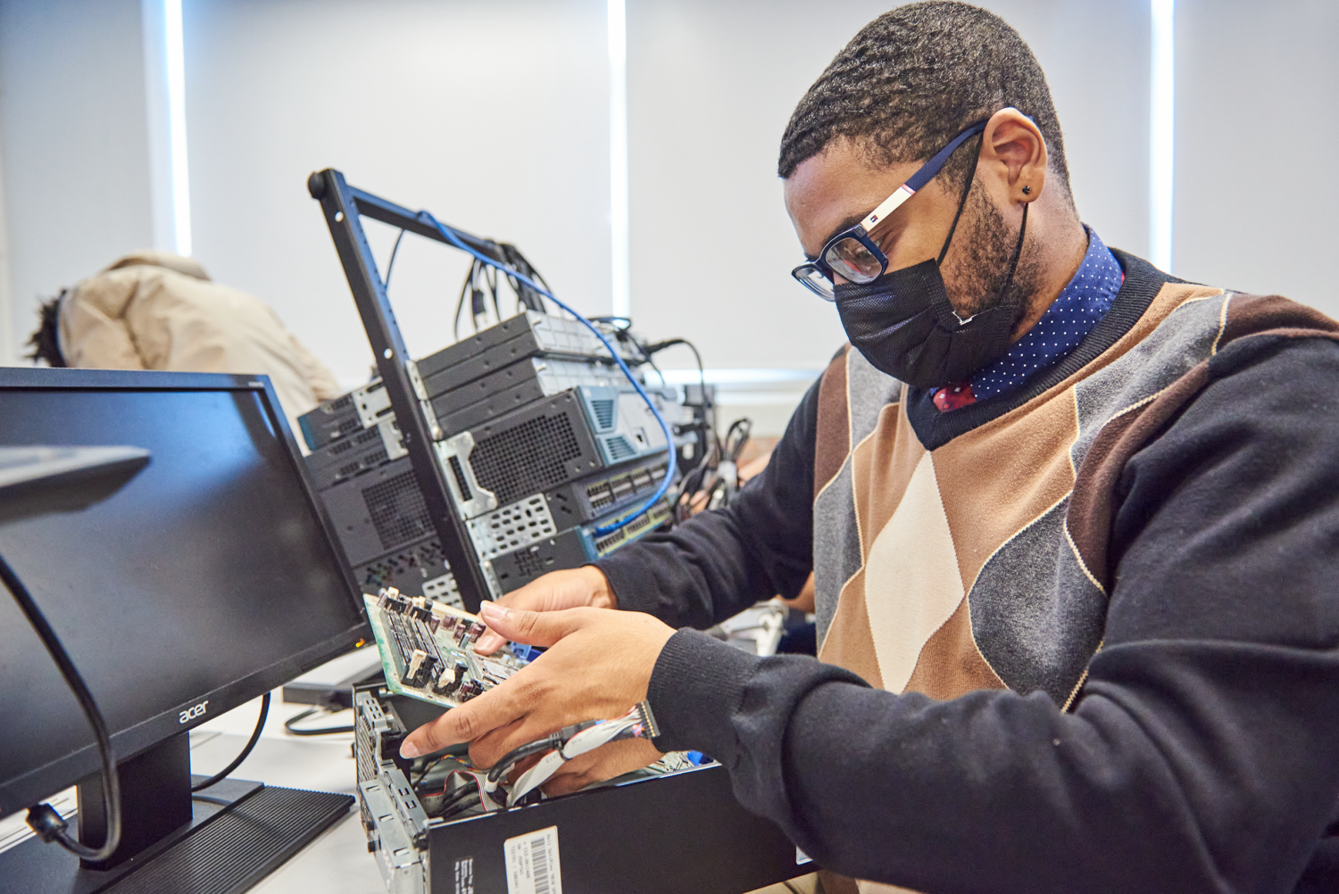 Serviços de internet e infraestrutura de rede